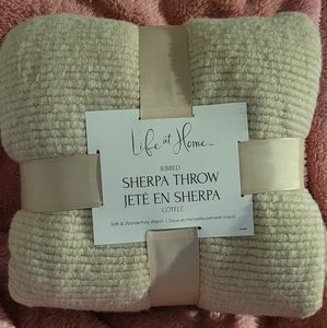Ribbed Sherpa Throw